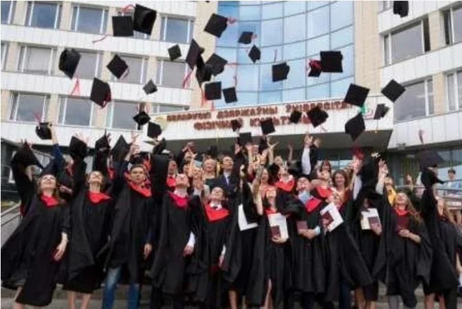 白俄罗斯国立体育大学毕业合影