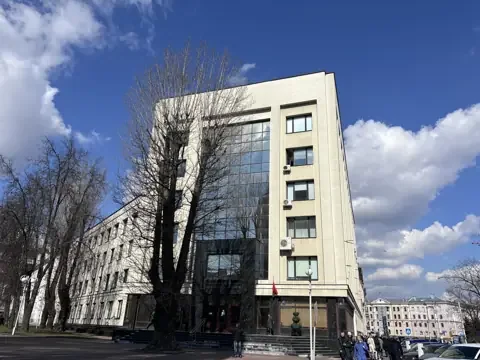 白俄罗斯国立大学 · 学院楼与入口