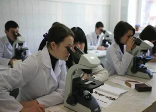波列西耶国立大学显微镜教学
