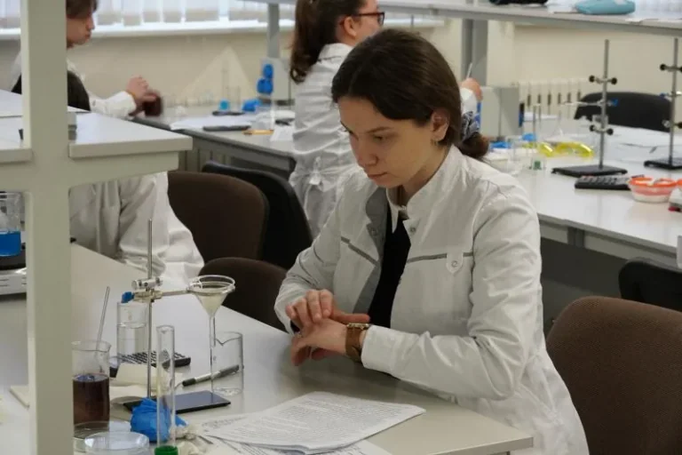 波列西耶国立大学实验操作
