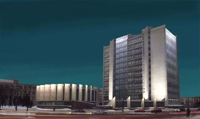暮色中的校园建筑