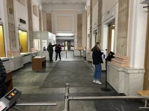 白俄罗斯国立大学 · 教学楼入口大厅